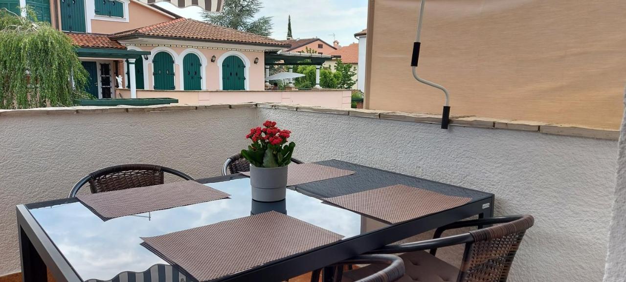Villa Zoe Porec Exterior photo